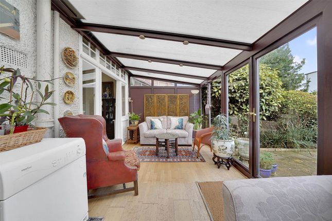 Claigmar Gardens, London, N3 4 bed house for sale