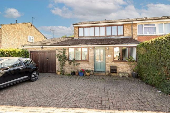 Coleridge Crescent, Hemel Hempstead 3 bed semi