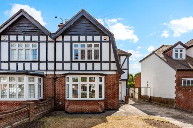 Park Drive, Upminster, RM14 3 bed semi