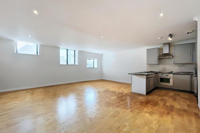 Caroline Street, Cardiff, CF10 3 bed apartment for sale