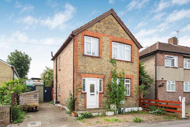 Colne Road, Twickenham, TW2 3 bed detached house for sale