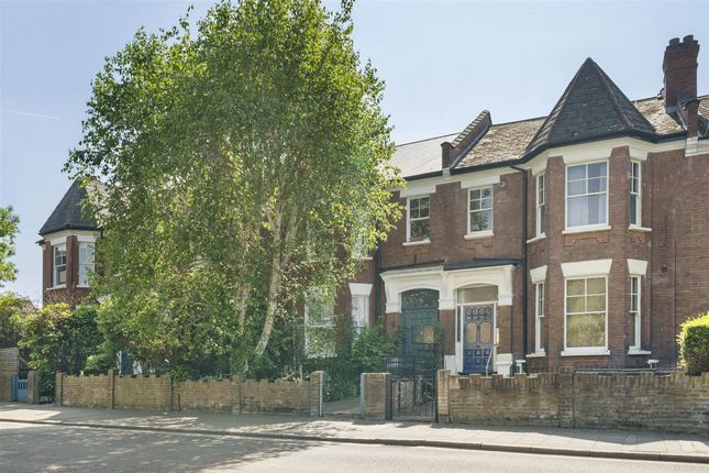 Manor Road, Stoke Newington, N16 2 bed flat for sale