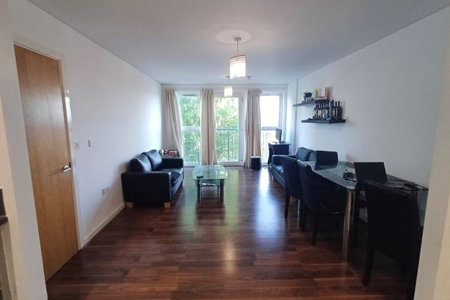 Monarch Way, Ilford IG2 2 bed flat for sale