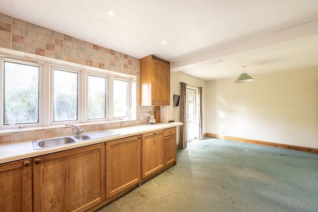 Botley Road, Chesham, HP5 3 bed detached house for sale