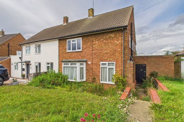 Wilshere Crescent, Hitchin, SG4 3 bed semi