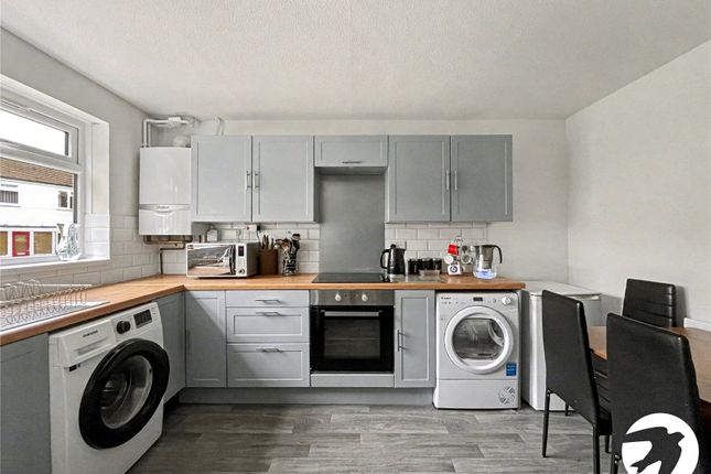 Hearne Close, Sittingbourne, Kent, ME10 3 bed end of terrace house for sale