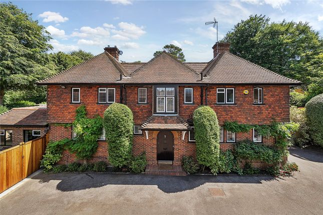 Hope Fountain, Surrey GU15 5 bed detached house for sale