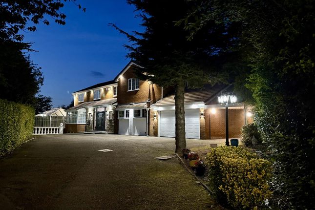 Fox Hill Drive, Stalybridge SK15 5 bed detached house for sale