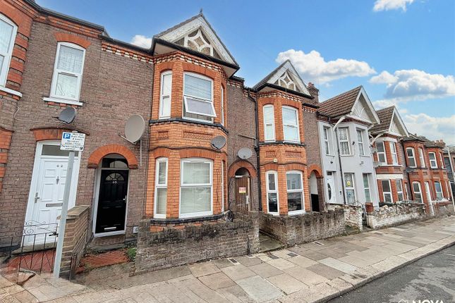 6 bedroom terraced house for sale