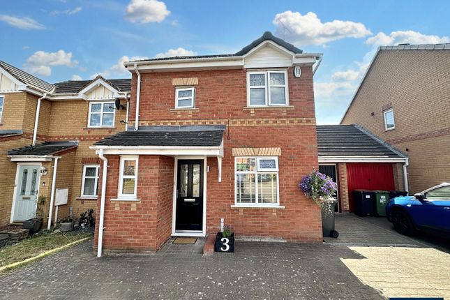 3 bedroom link detached house for sale