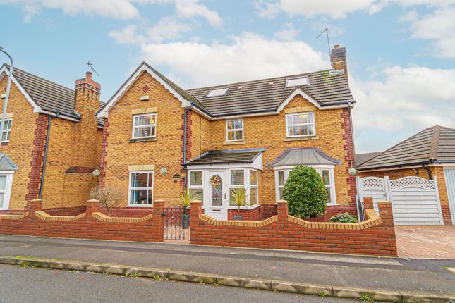 6 bedroom detached house for sale