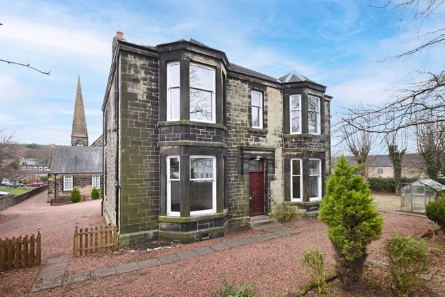 5 bed detached house