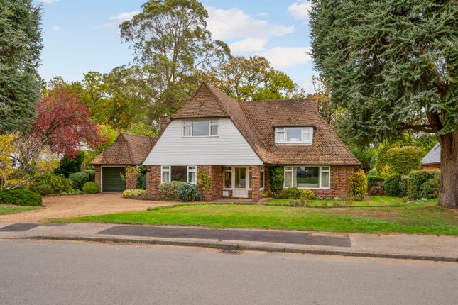 The Paddocks, Weybridge, KT13 4 bed detached house for sale