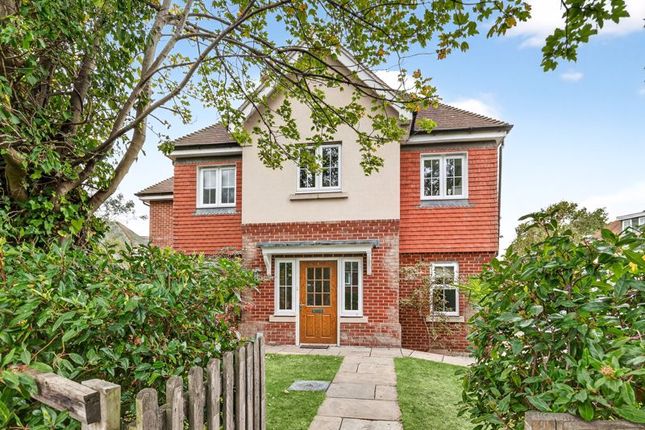 Highfield Park, Row Town KT15 4 bed detached house for sale