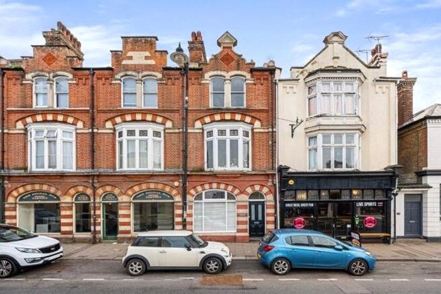 High Street, Rochester, Kent, ME1 2 bed flat for sale