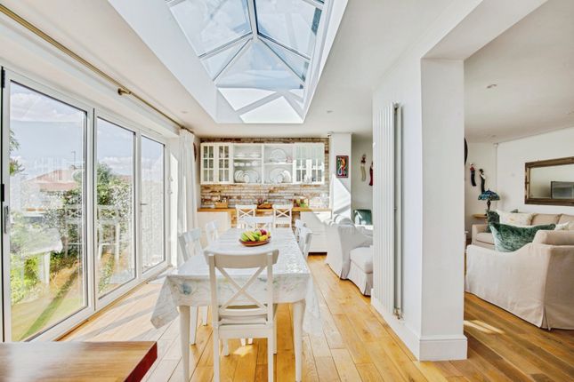 5 bedroom semi-detached house for sale
