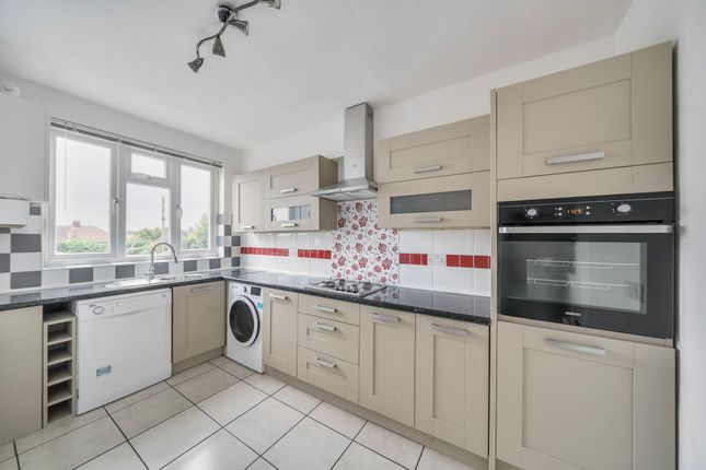 High Street, Ruislip, HA4 3 bed flat for sale