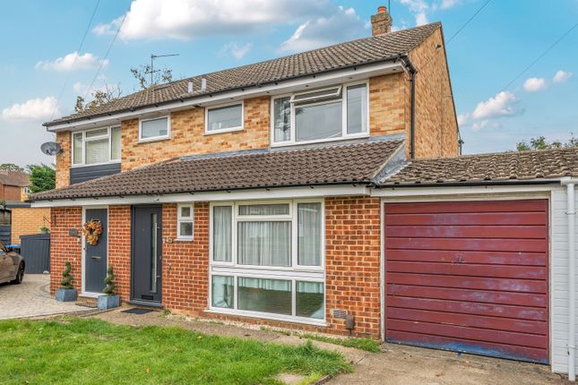 Avon Close, Addlestone, KT15 3 bed semi