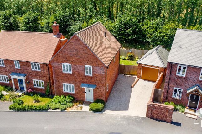 Huntley Down, Blandford Forum DT11 3 bed detached house for sale
