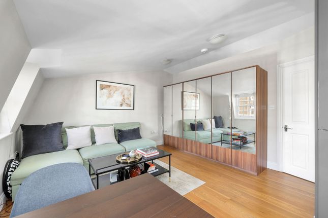Fulham Road, London SW10 1 bed flat for sale