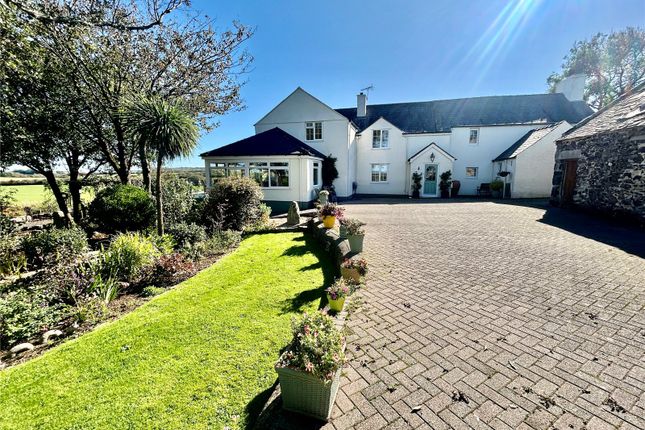 6 bedroom detached house for sale