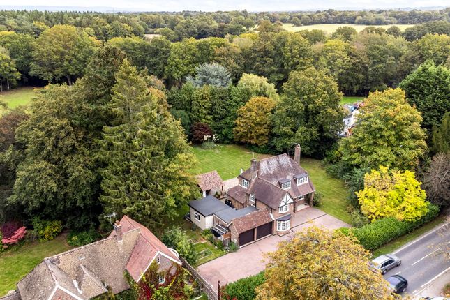 Effingham Road, Crawley RH10 4 bed detached house for sale