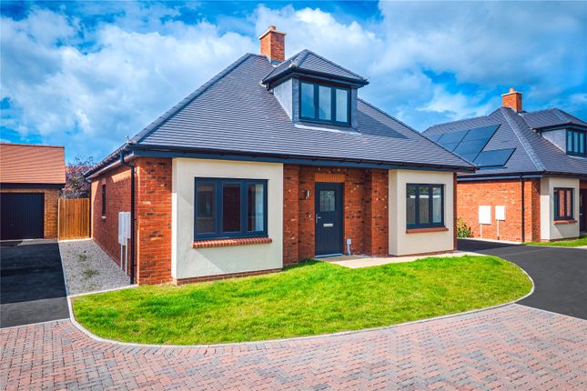 Kingshurst Drive, Badsey, WR11 7ZF 3 bed detached bungalow for sale