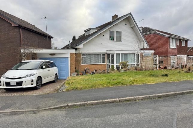 Hopkins Drive, West Bromwich, B71 3RR 3 bed detached house for sale