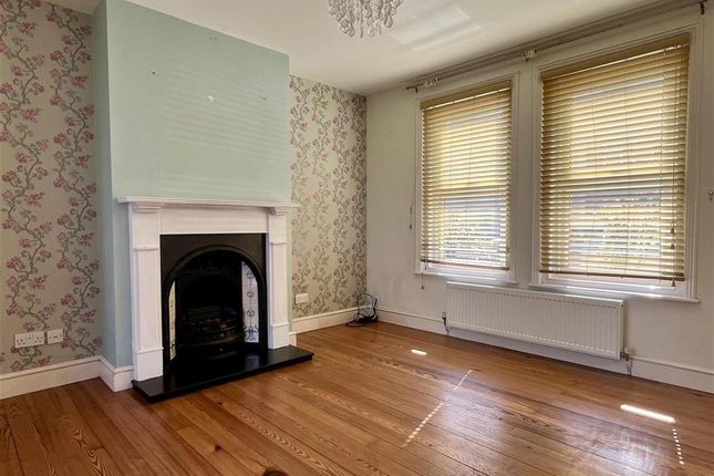 3 bed end terrace house