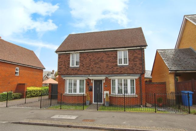 Crocus Drive, Sittingbourne 3 bed detached house for sale