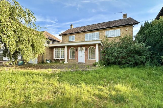 Woodstock Drive, Ickenham, UB10 8EQ 3 bed detached house for sale