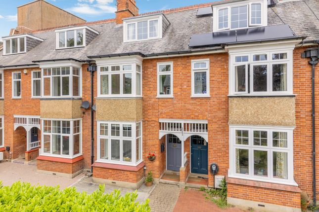 Cadogan Gardens, Tunbridge Wells, TN1 4 bed terraced house for sale