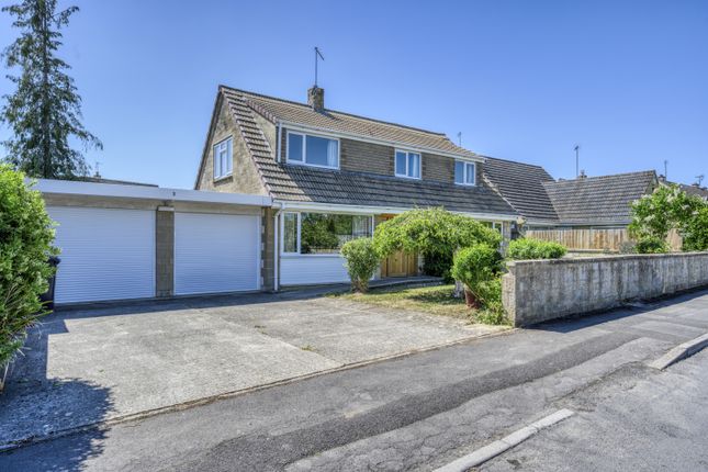 3 Meadow Way, South Cerney, Cirencester 4 bed detached house for sale