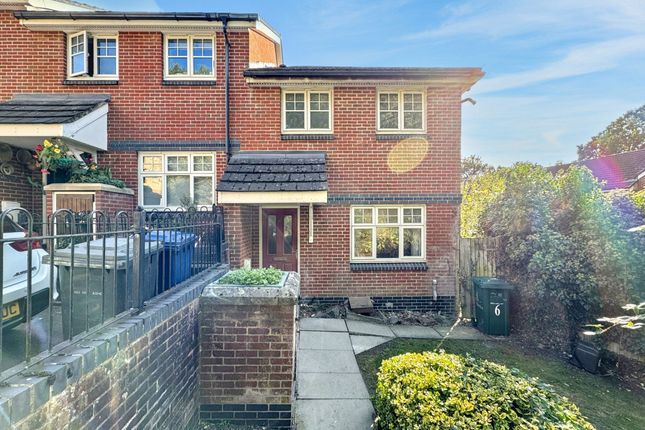 Firethorn Close, Edgware, HA8 2 bed end of terrace house for sale