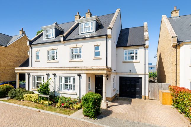 5 bedroom semi-detached house for sale