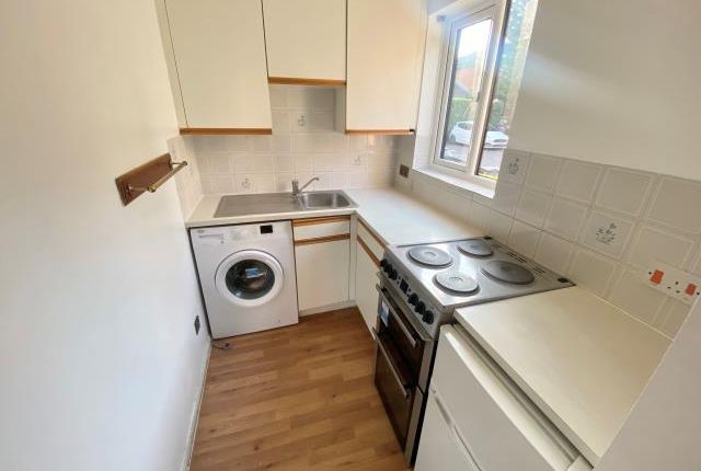 Woking,  Surrey,  GU22 Maisonette for sale
