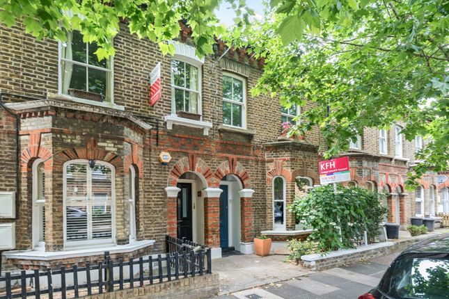Grayshott Road, Battersea, London, SW11 1 bed flat for sale