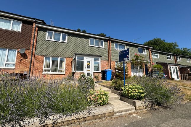 Selkirk Close, Wimborne, BH21 3 bed terraced house for sale