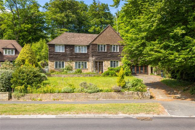 Valley Road, Rickmansworth... 3 bed detached house for sale