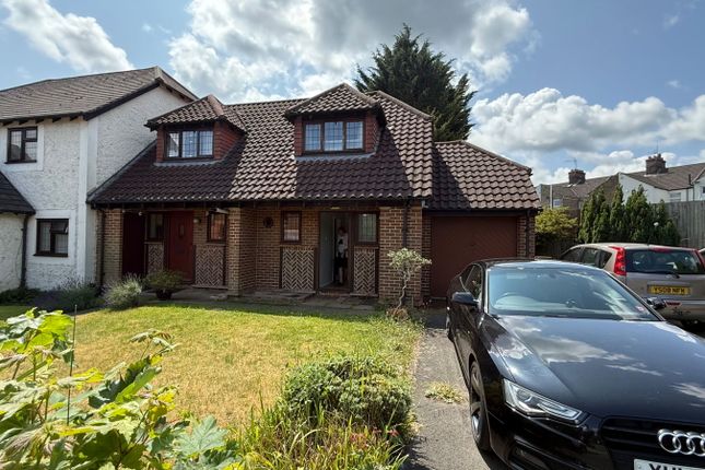 Low Meadow, Rochester ME2 1 bed end of terrace house for sale