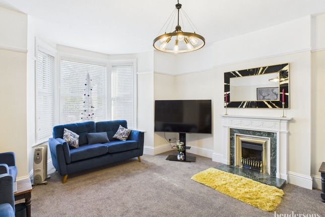 6 bedroom semi-detached house for sale
