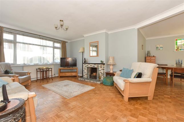 3 bed detached house