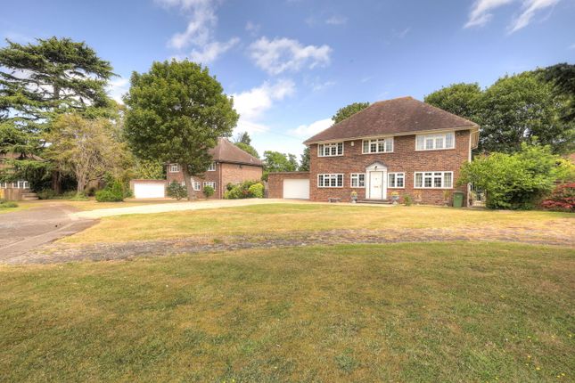 The Witherings, Hornchurch RM11 5 bed detached house for sale
