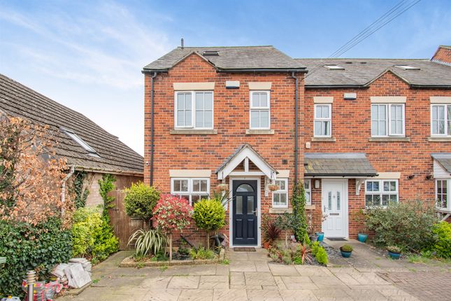 3 bedroom town house for sale