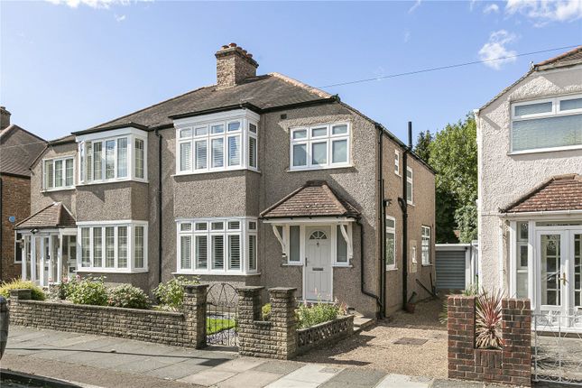 Alton Gardens, Twickenham, TW2 3 bed semi
