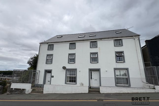 Victoria Road, Milford Haven... 6 bed apartment for sale