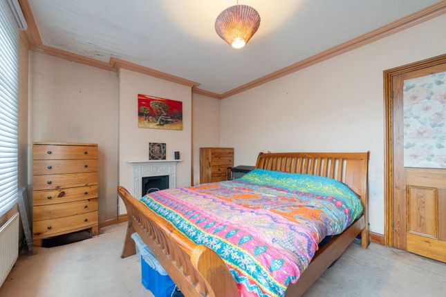 Frant Road, Thornton Heath CR7 3 bed semi