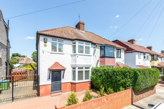 Montcalm Road, Charlton, SE7 3 bed semi