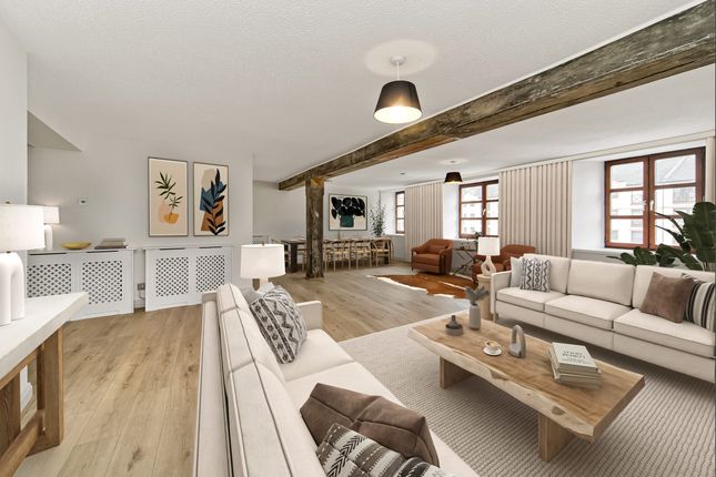 3 bedroom flat for sale