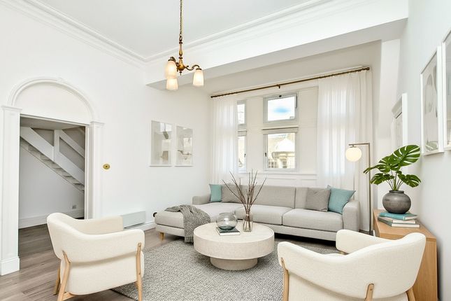 North Bridge, Edinburgh, EH1 2 bed apartment for sale